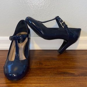 Giani Bernini ‘Vineza’ Women’s Style F39382 in Navy Blue Size 5.5